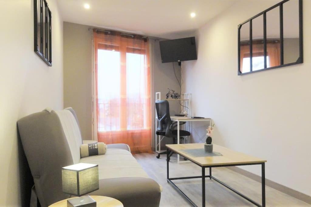 Le Belvedere Dernier Etage Avec Terrasse Wifi Fibre Lägenhet Tarbes Exteriör bild